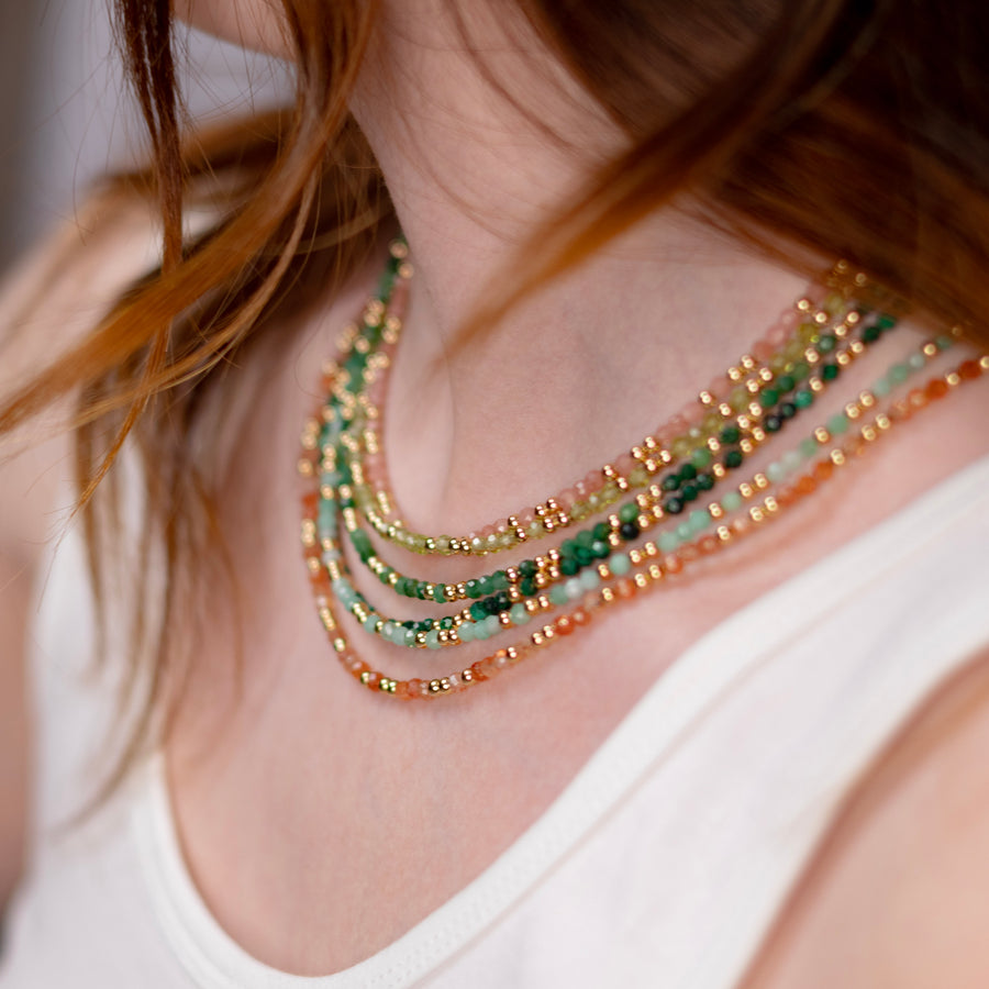Collier Anna en pierre de soleil dorée
