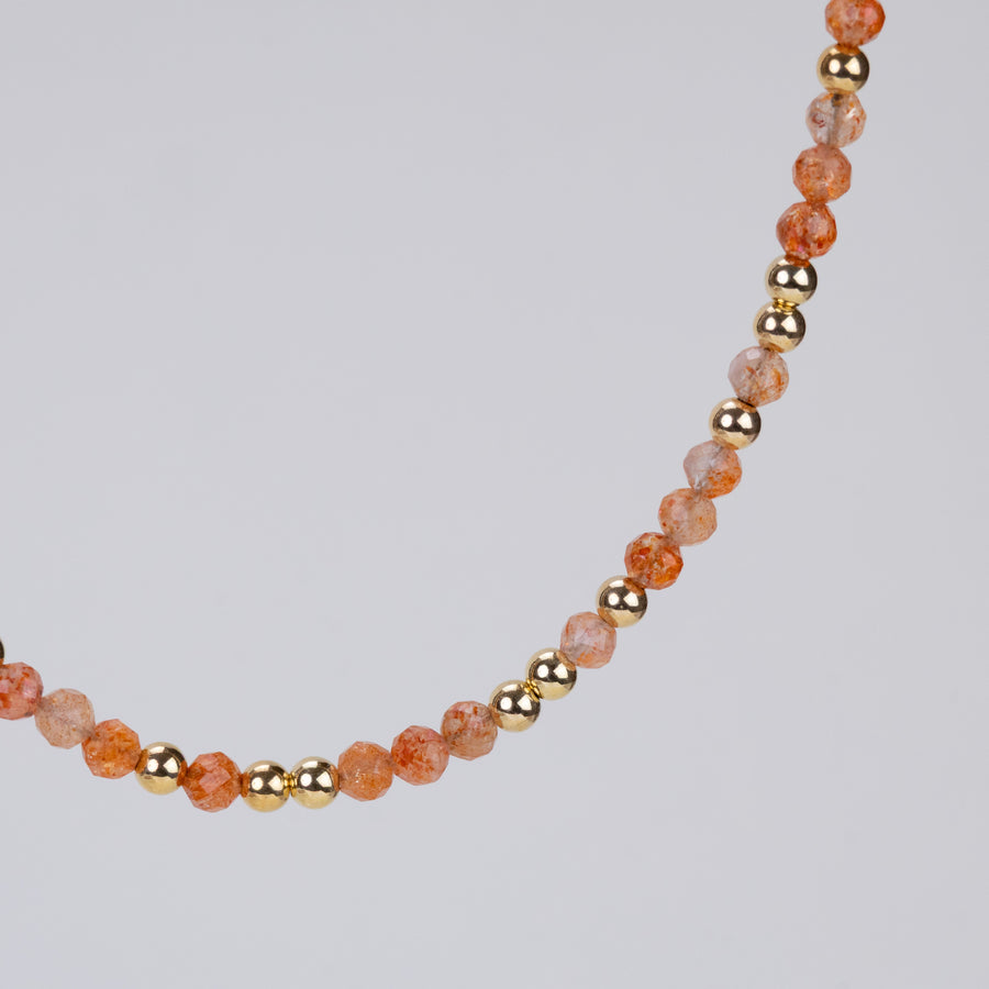 Collier Anna en pierre de soleil dorée