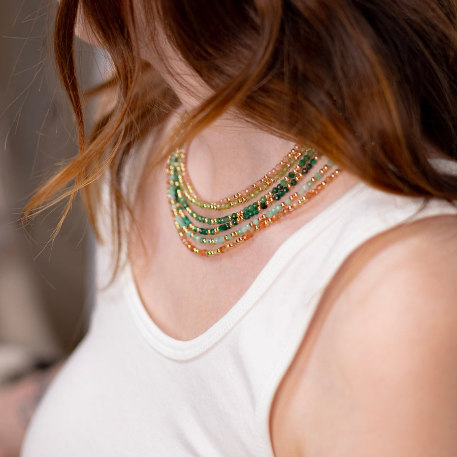 Collier Anna en pierre de soleil dorée