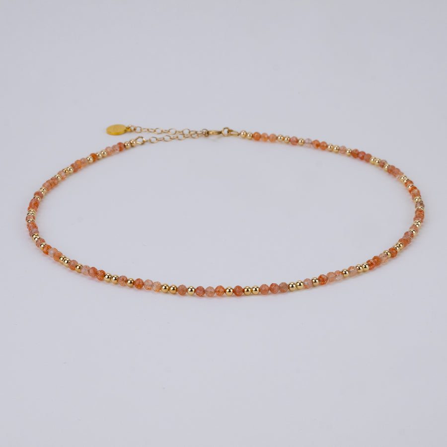 Collier Anna en pierre de soleil dorée