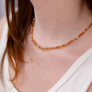 Collier Anna en pierre de soleil dorée