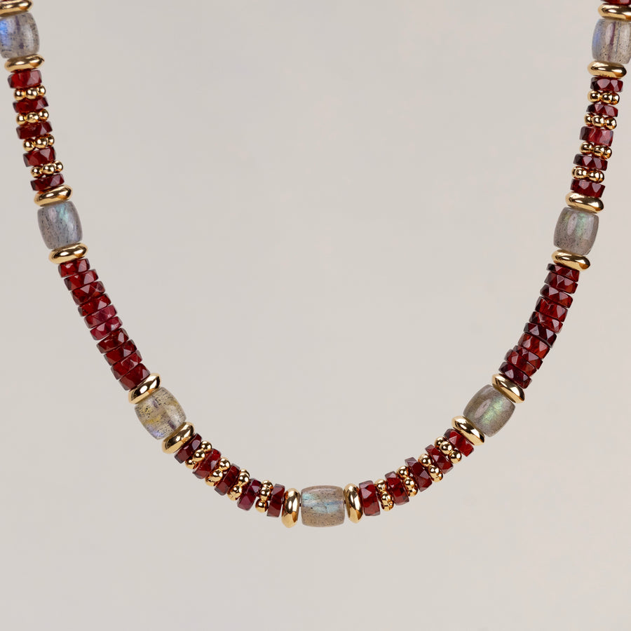 Maé Necklace 