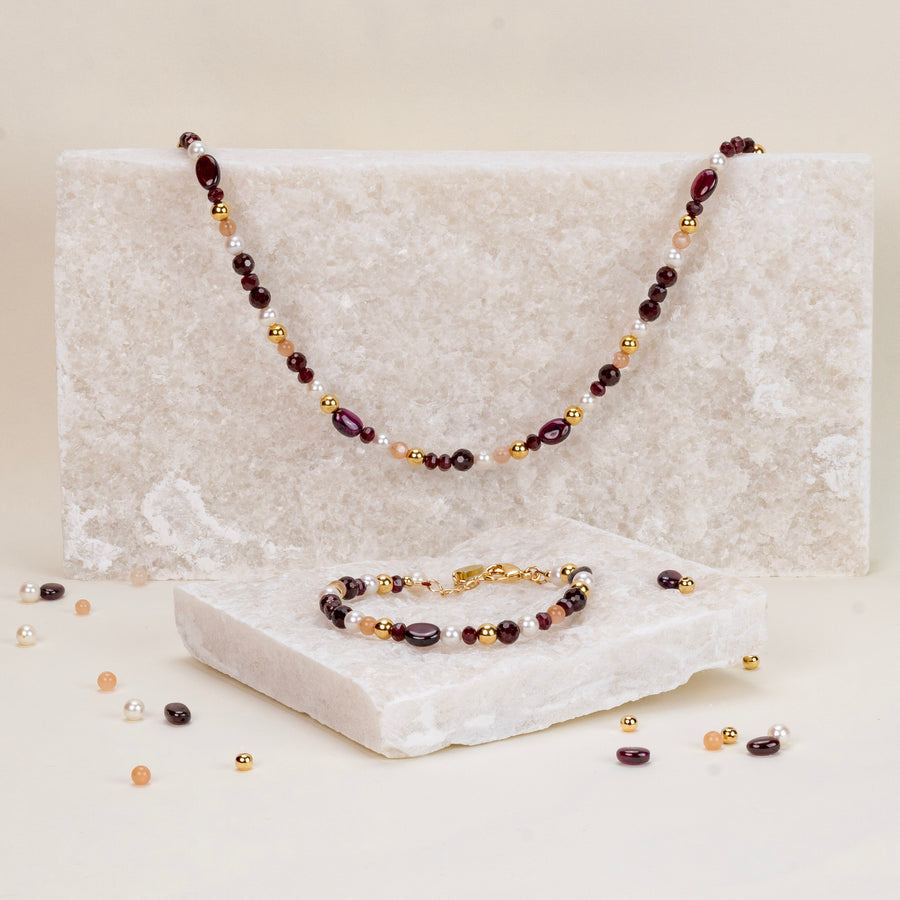 Esme Necklace 