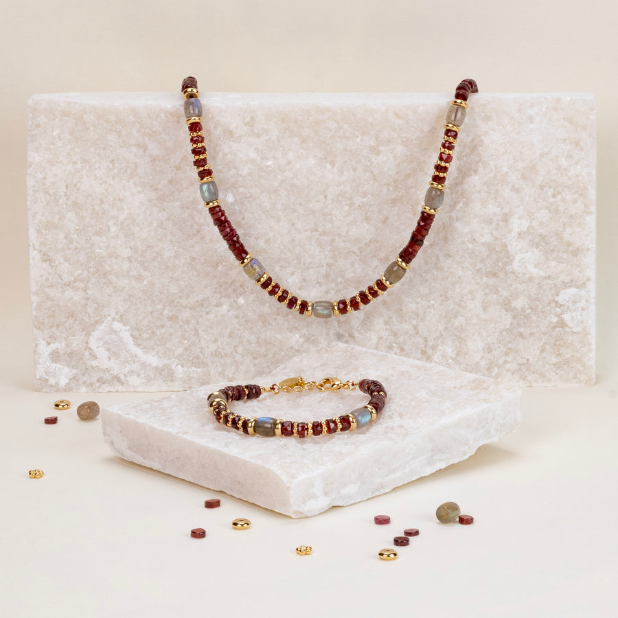 Maé Necklace 